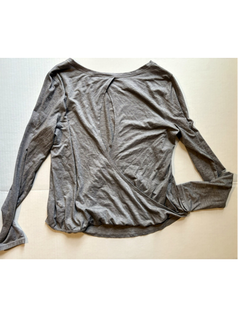 Lululemon Wild Twist Open Back Gray Long Sleeve Shirt Top Size 6 Ballet Yoga